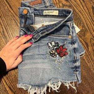 NWT ★ BLANKNYC ★ Festival Floral Embroidery Shorts Inside Joker Medium Blue 26